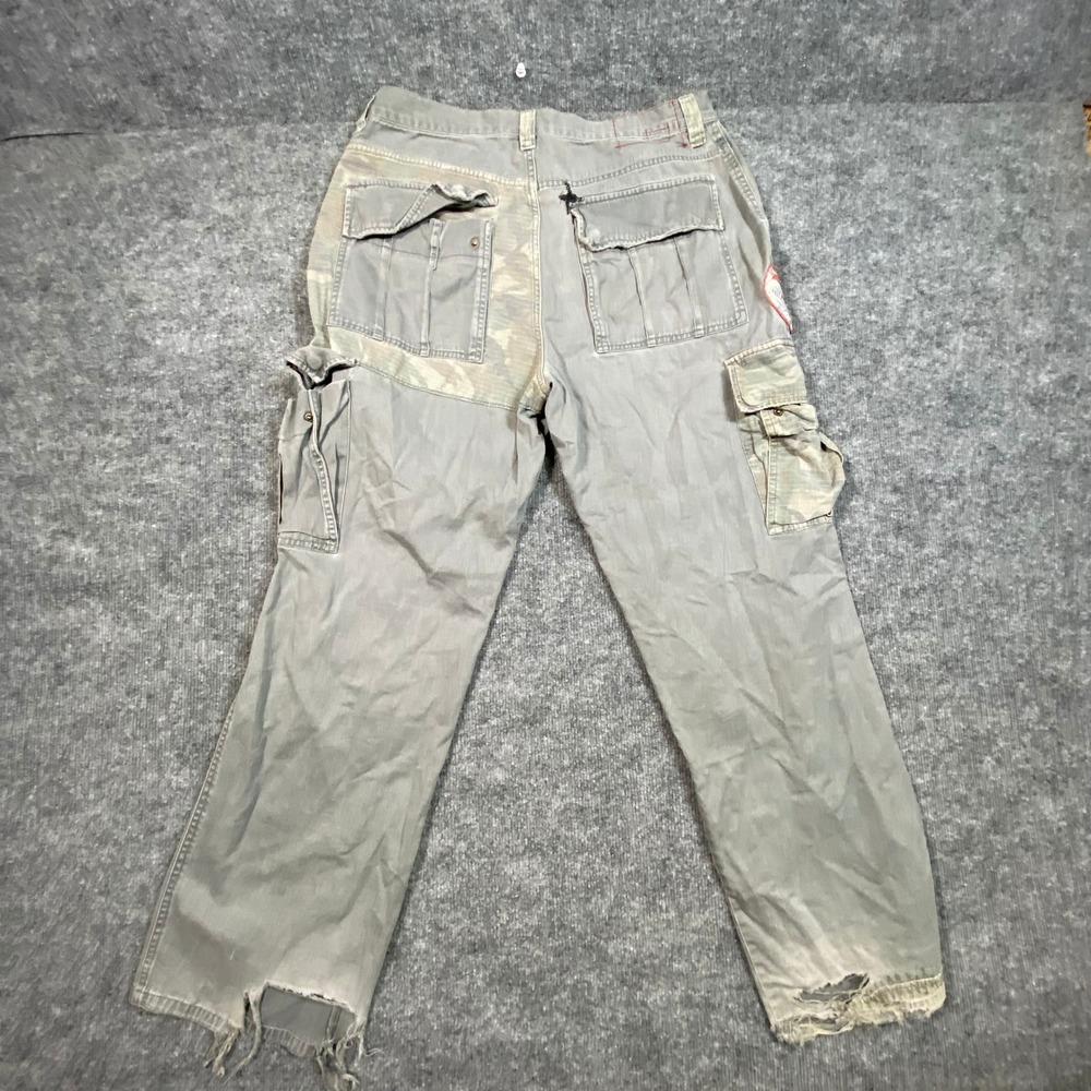 Quiksilver Mens Grey Camo Patchwork Cargo Pants Distressed Size 34 RN 114199
